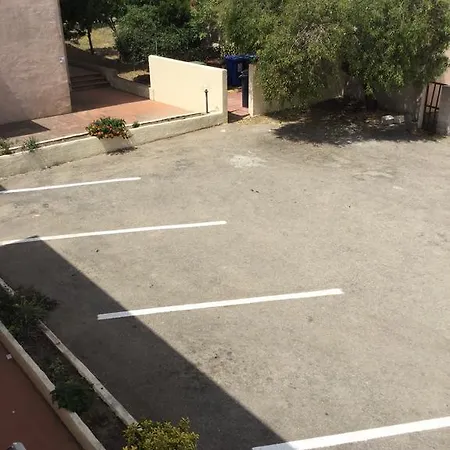 La Sartia Apartment *